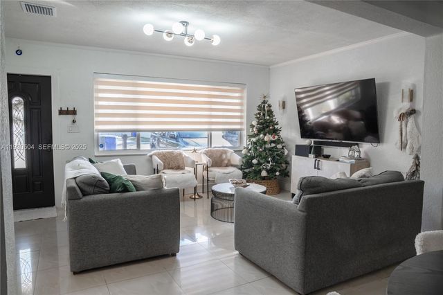 2403 Rodman St, Hollywood, FL 33020