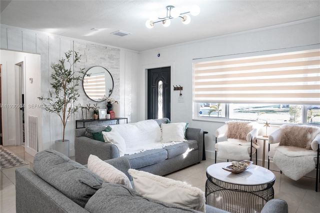 2403 Rodman St, Hollywood, FL 33020