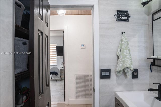 2403 Rodman St, Hollywood, FL 33020