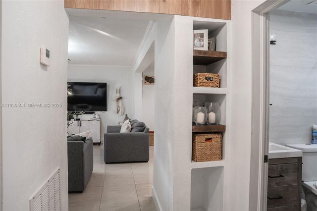 2403 Rodman St, Hollywood, FL 33020