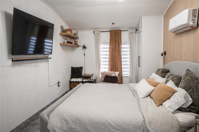 2403 Rodman St, Hollywood, FL 33020