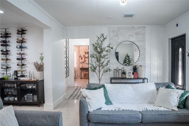 2403 Rodman St, Hollywood, FL 33020