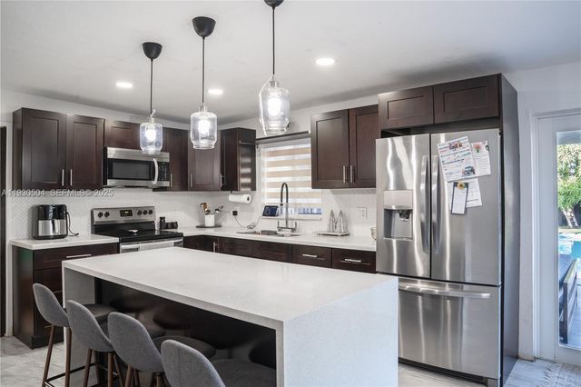 2403 Rodman St, Hollywood, FL 33020