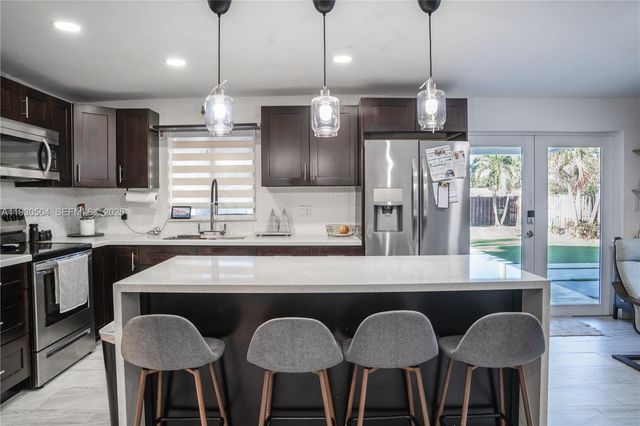 2403 Rodman St, Hollywood, FL 33020