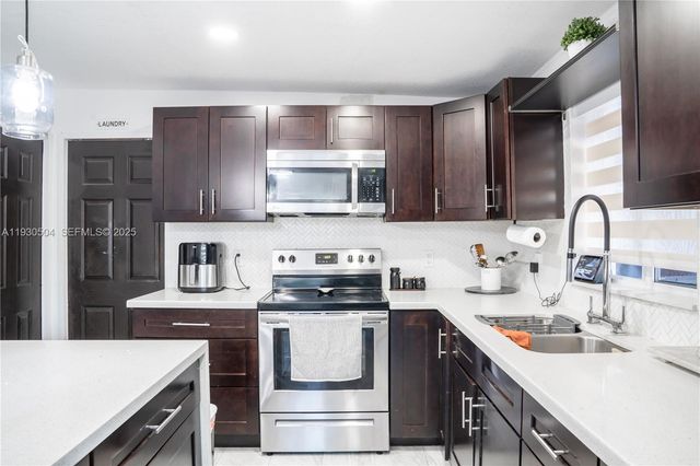 2403 Rodman St, Hollywood, FL 33020