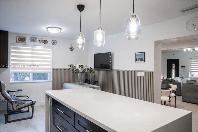 2403 Rodman St, Hollywood, FL 33020