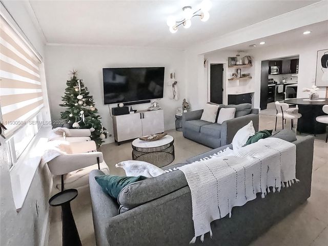 2403 Rodman St, Hollywood, FL 33020