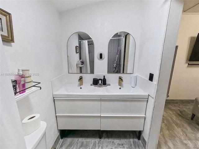 2403 Rodman St, Hollywood, FL 33020