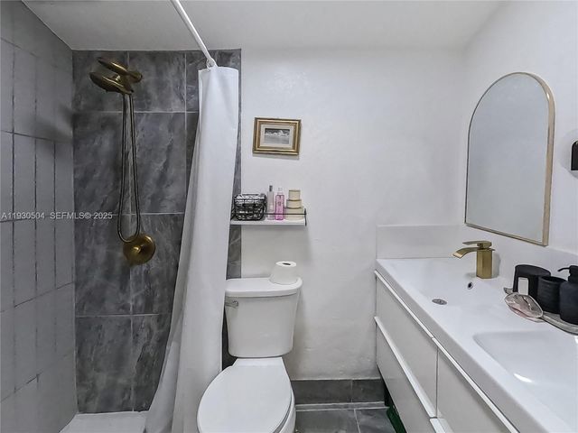 2403 Rodman St, Hollywood, FL 33020