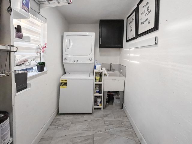 2403 Rodman St, Hollywood, FL 33020