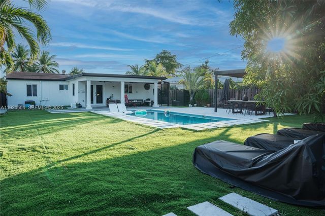 2403 Rodman St, Hollywood, FL 33020