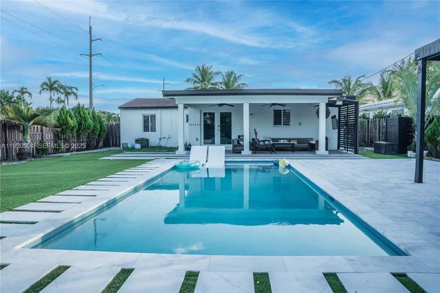 2403 Rodman St, Hollywood, FL 33020