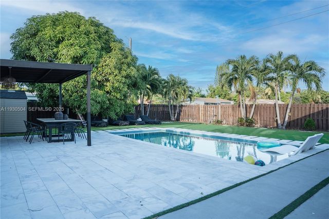 2403 Rodman St, Hollywood, FL 33020