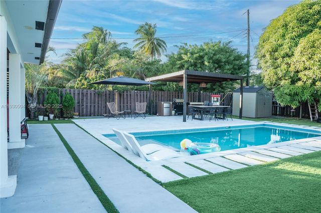 2403 Rodman St, Hollywood, FL 33020