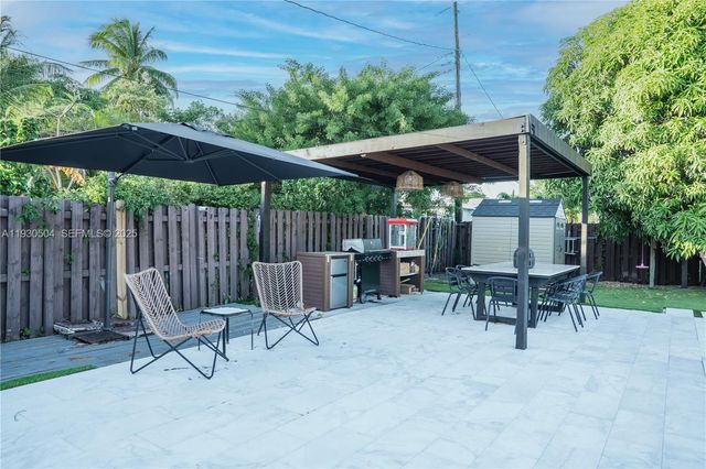 2403 Rodman St, Hollywood, FL 33020