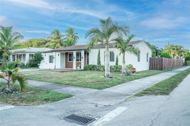 2403 Rodman St, Hollywood, FL 33020