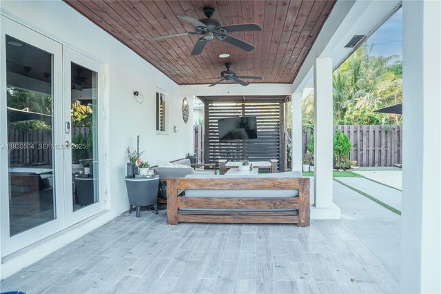 2403 Rodman St, Hollywood, FL 33020