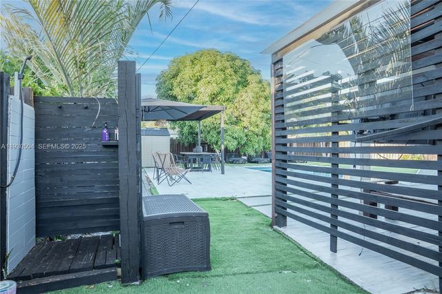 2403 Rodman St, Hollywood, FL 33020