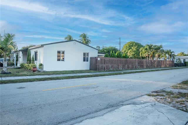 2403 Rodman St, Hollywood, FL 33020