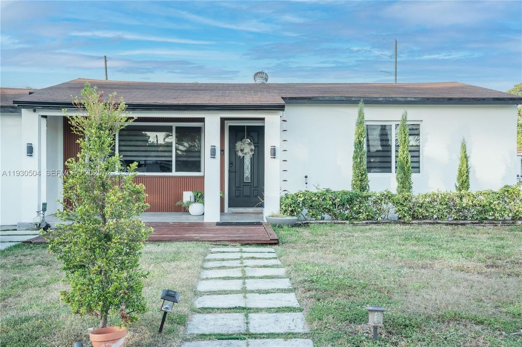 2403 Rodman St, Hollywood, FL 33020