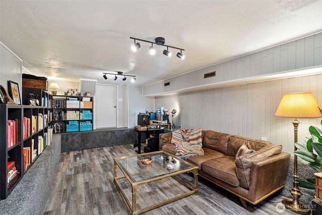 5916 51st Street Ct W, University Place, WA 98467