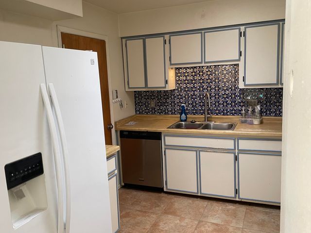 6040 Namath Avenue NW, Albuquerque, NM 87120