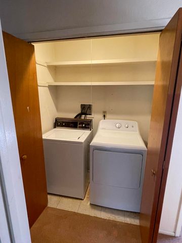 6040 Namath Avenue NW, Albuquerque, NM 87120