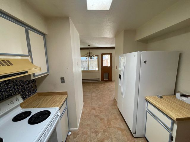6040 Namath Avenue NW, Albuquerque, NM 87120