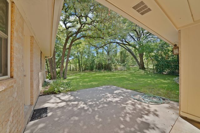 451 Cooks Lane, Fort Worth, TX 76120