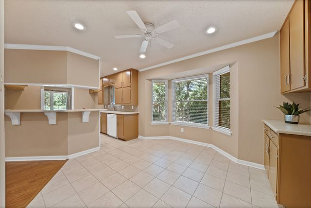 451 Cooks Lane, Fort Worth, TX 76120