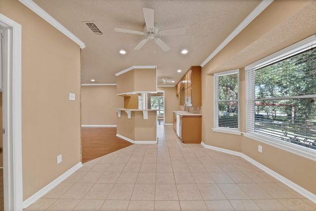 451 Cooks Lane, Fort Worth, TX 76120