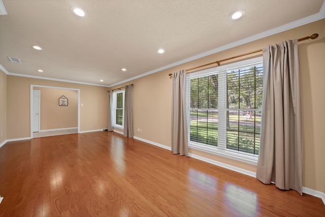 451 Cooks Lane, Fort Worth, TX 76120