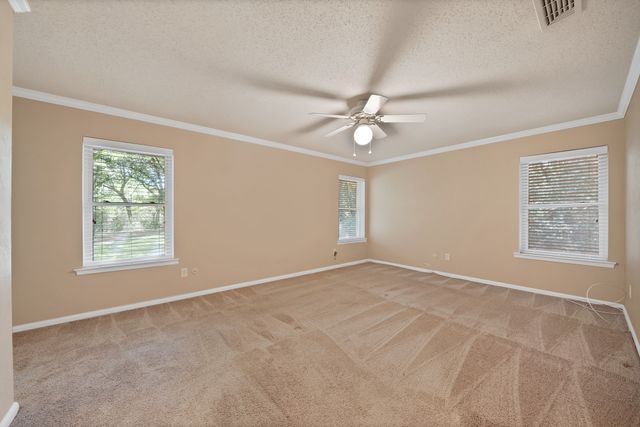 451 Cooks Lane, Fort Worth, TX 76120