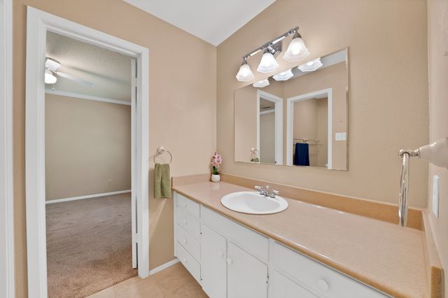 451 Cooks Lane, Fort Worth, TX 76120