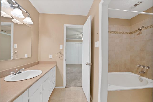 451 Cooks Lane, Fort Worth, TX 76120
