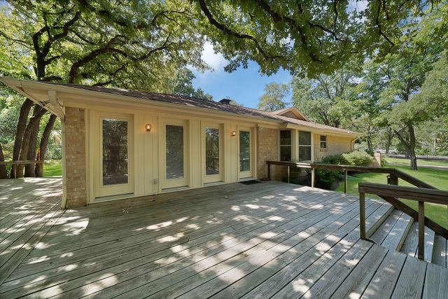 451 Cooks Lane, Fort Worth, TX 76120