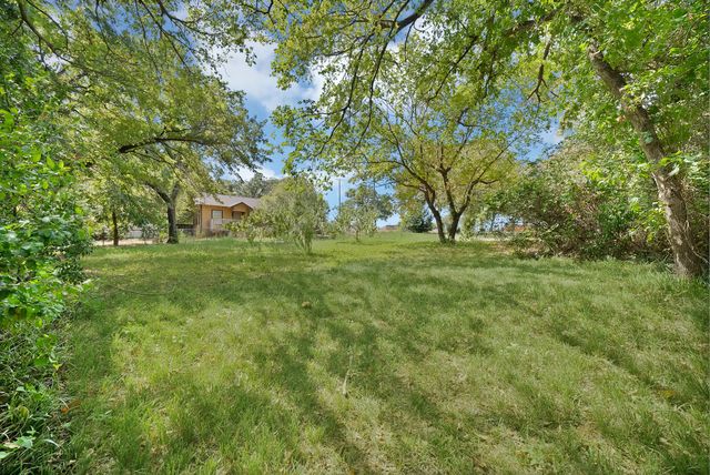451 Cooks Lane, Fort Worth, TX 76120