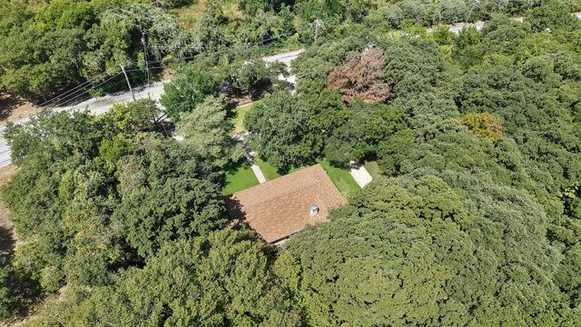 451 Cooks Lane, Fort Worth, TX 76120