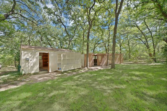 451 Cooks Lane, Fort Worth, TX 76120