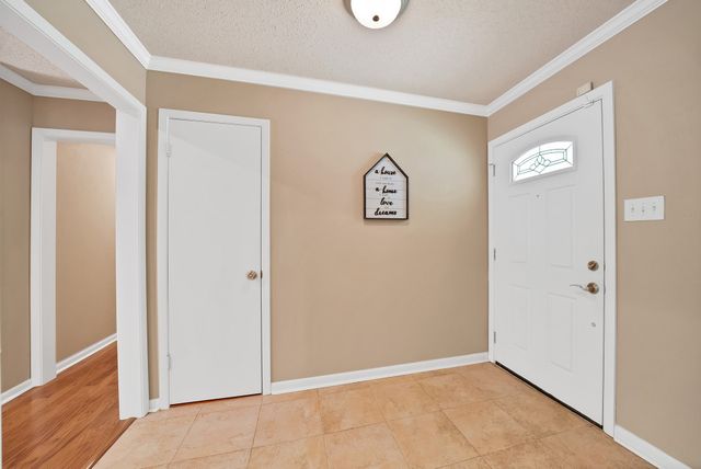 451 Cooks Lane, Fort Worth, TX 76120