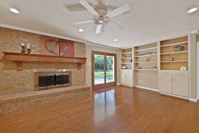 451 Cooks Lane, Fort Worth, TX 76120