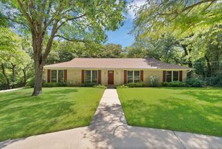 451 Cooks Lane, Fort Worth, TX 76120