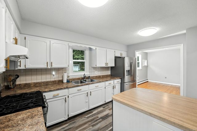 24 Gifford Lane, Bozrah, CT 06334