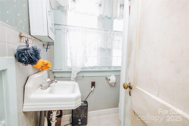 63 Clear Creek Road, Marion, NC 28752