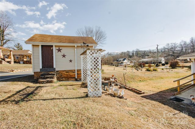 63 Clear Creek Road, Marion, NC 28752