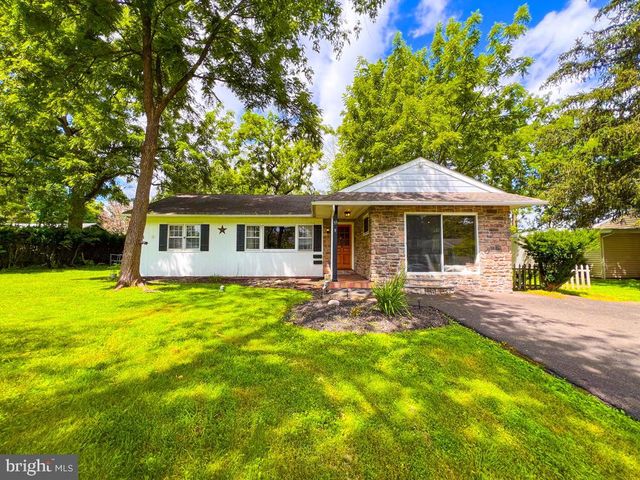 55 FAIRWAY DR, Yardley, PA 19067