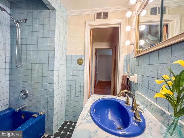 55 FAIRWAY DR, Yardley, PA 19067