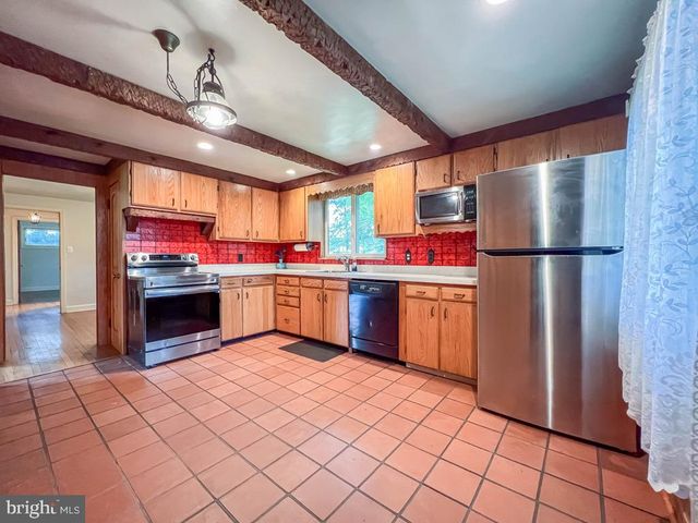 55 FAIRWAY DR, Yardley, PA 19067
