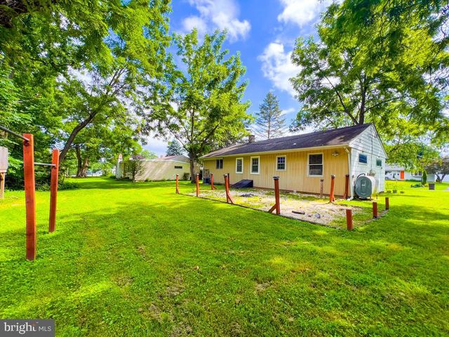 55 FAIRWAY DR, Yardley, PA 19067