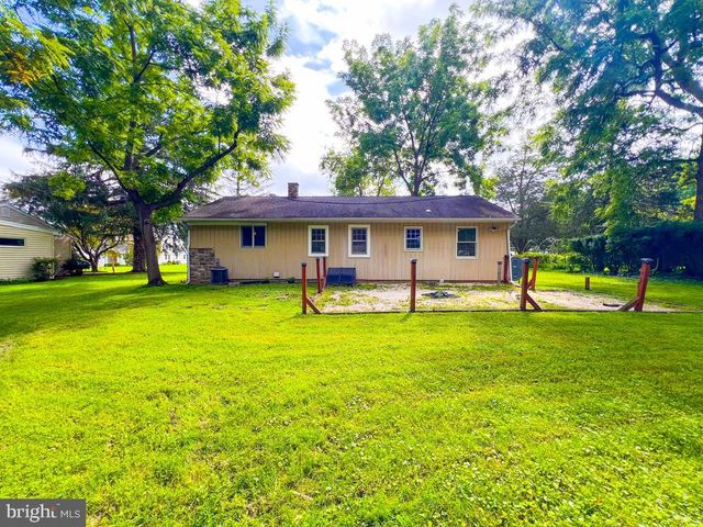 55 FAIRWAY DR, Yardley, PA 19067